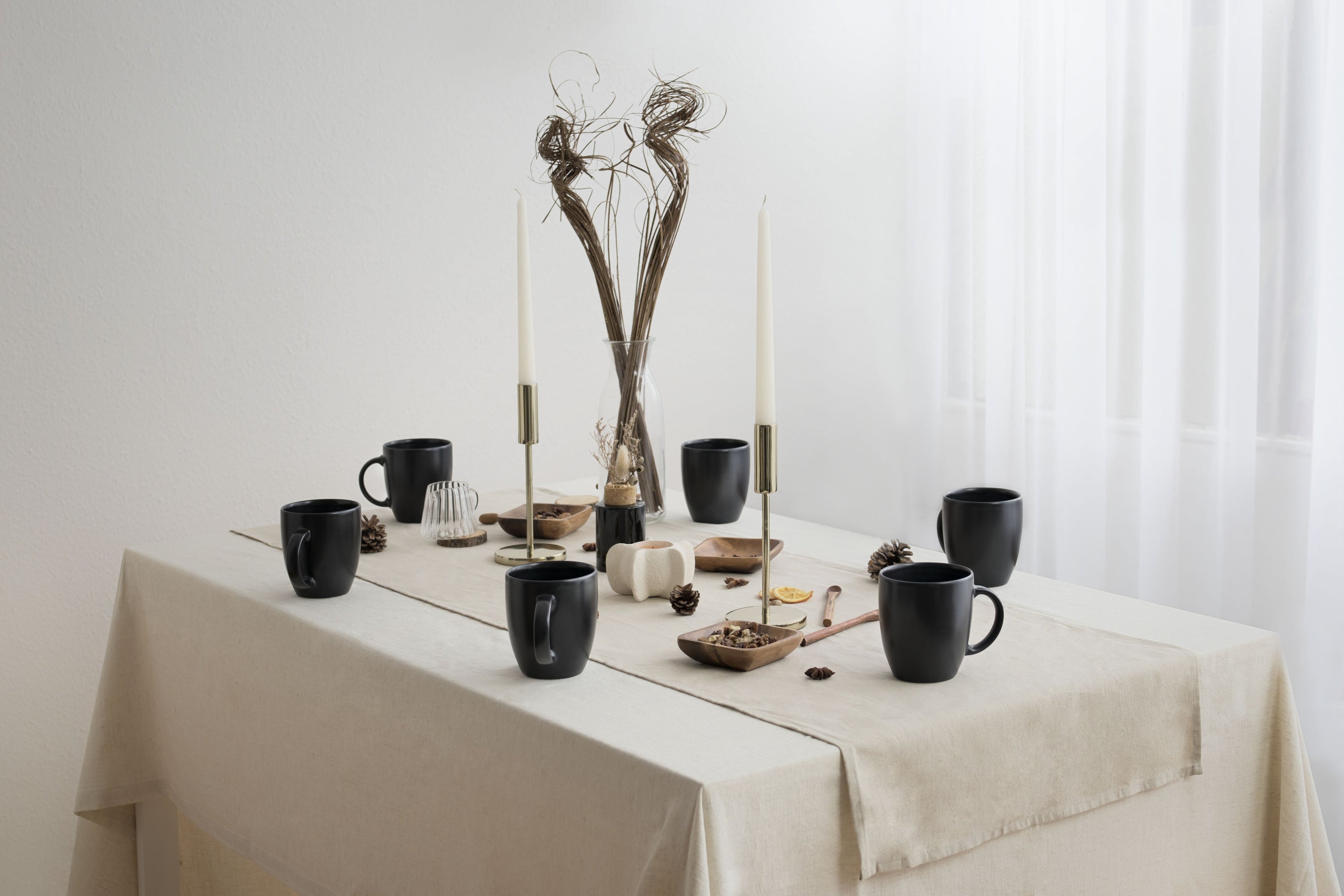 MIDNATT – Nordisches Steingut-Tassenset · 380 ml · 6-teilig · Schwarz Matt