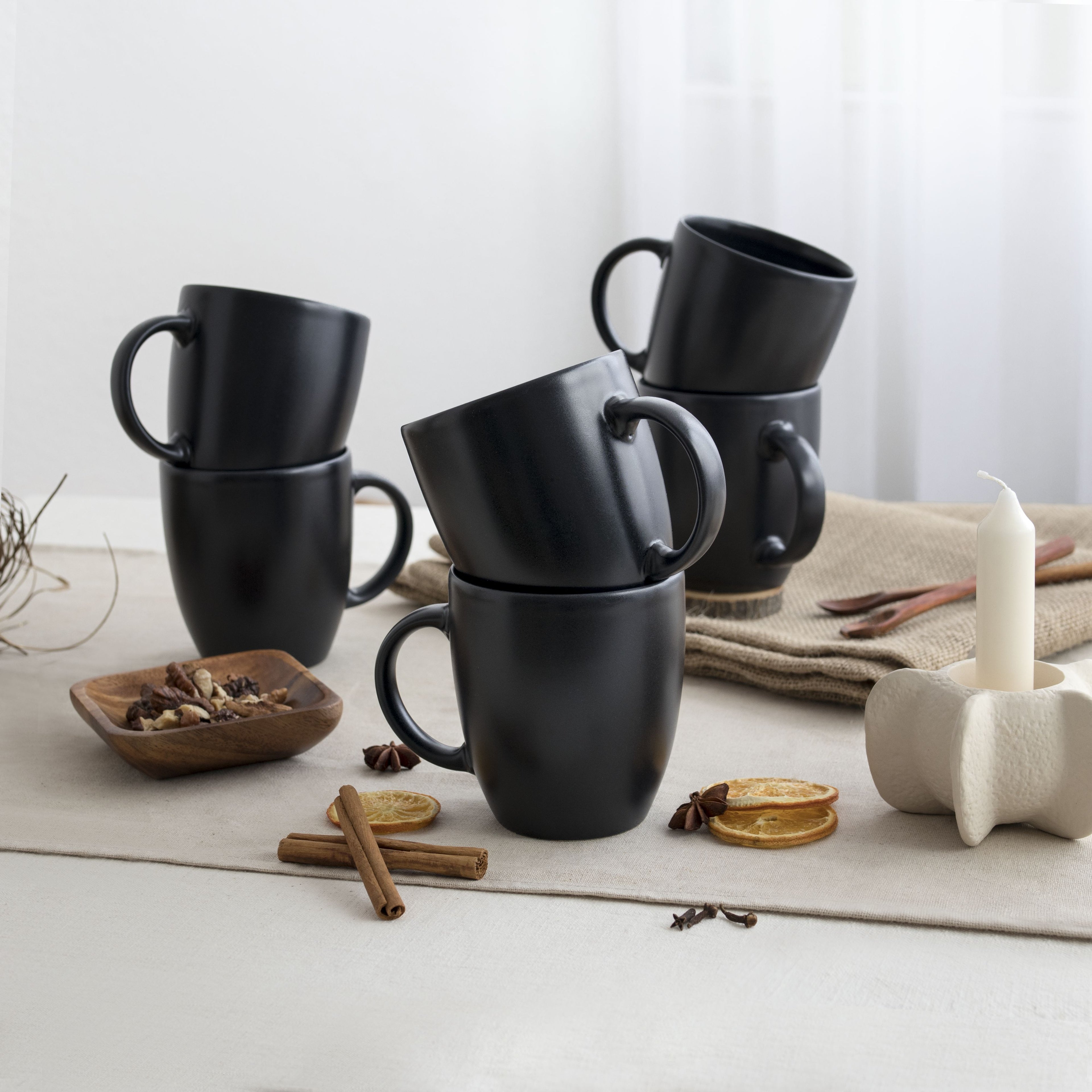 MIDNATT – Nordisches Steingut-Tassenset · 380 ml · 6-teilig · Schwarz Matt