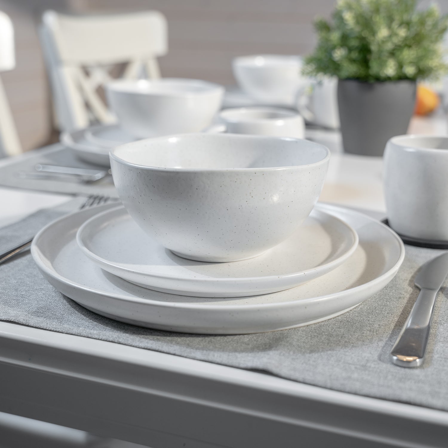 Nordisches Design skandinavisches geschirr, Geschirrset weiß matt, für 6 Personen, 18-tlg, mit organischen Formen, Portugiesisches Geschirr nachhaltig hergestellt in Portugal