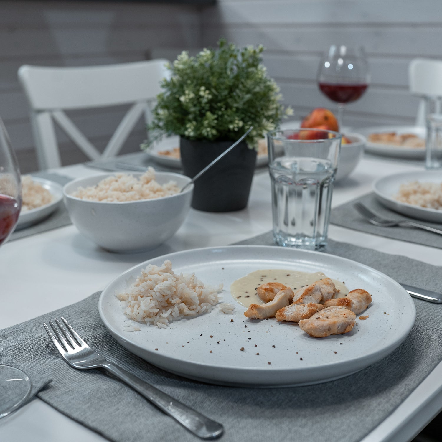 Nordisches Design skandinavisches geschirr, Geschirrset weiß matt, für 6 Personen, 18-tlg, mit organischen Formen, Portugiesisches Geschirr nachhaltig hergestellt in Portugal