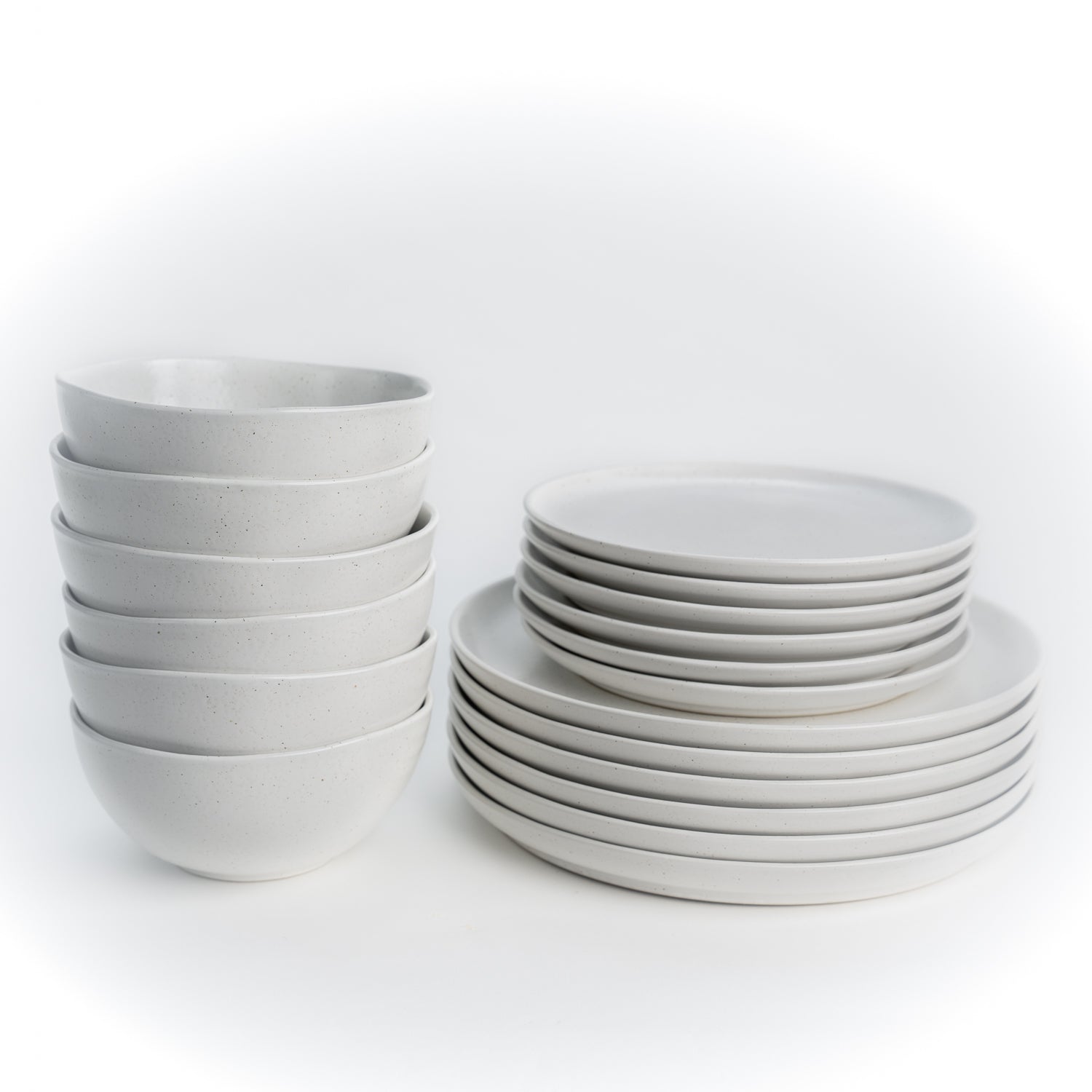 Nordisches Design skandinavisches geschirr, Geschirrset weiß matt, für 6 Personen, 18-tlg, mit organischen Formen, Portugiesisches Geschirr nachhaltig hergestellt in Portugal