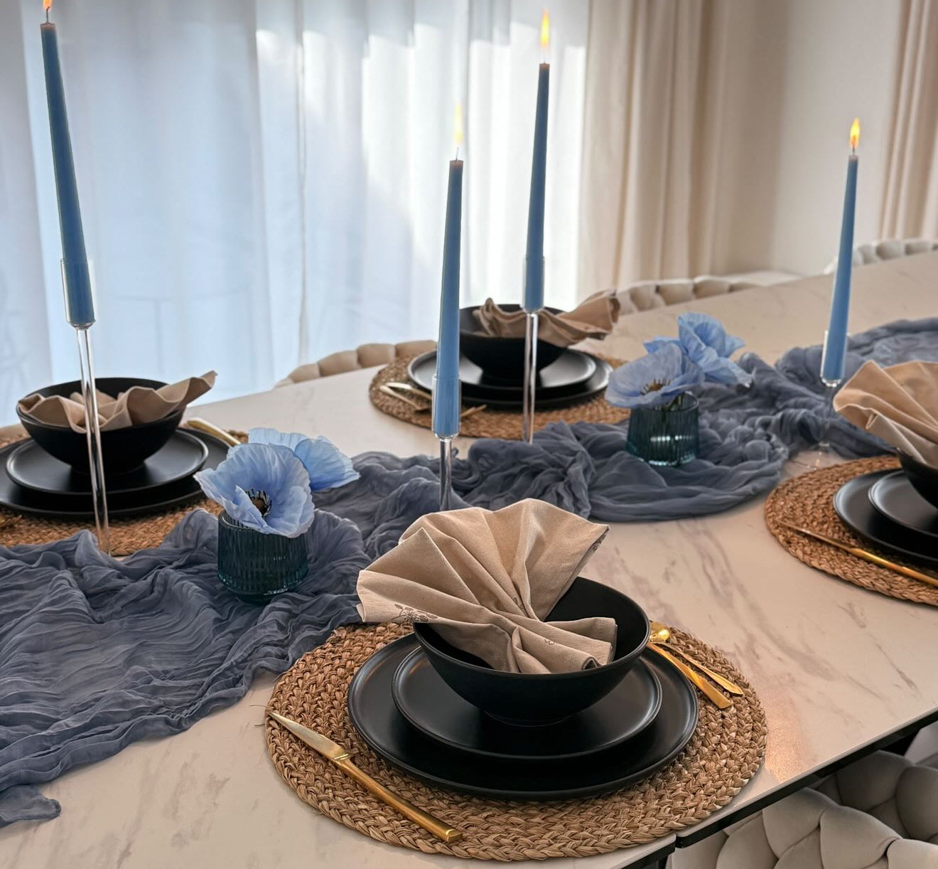 Skandinavisches geschirr schwarz matt