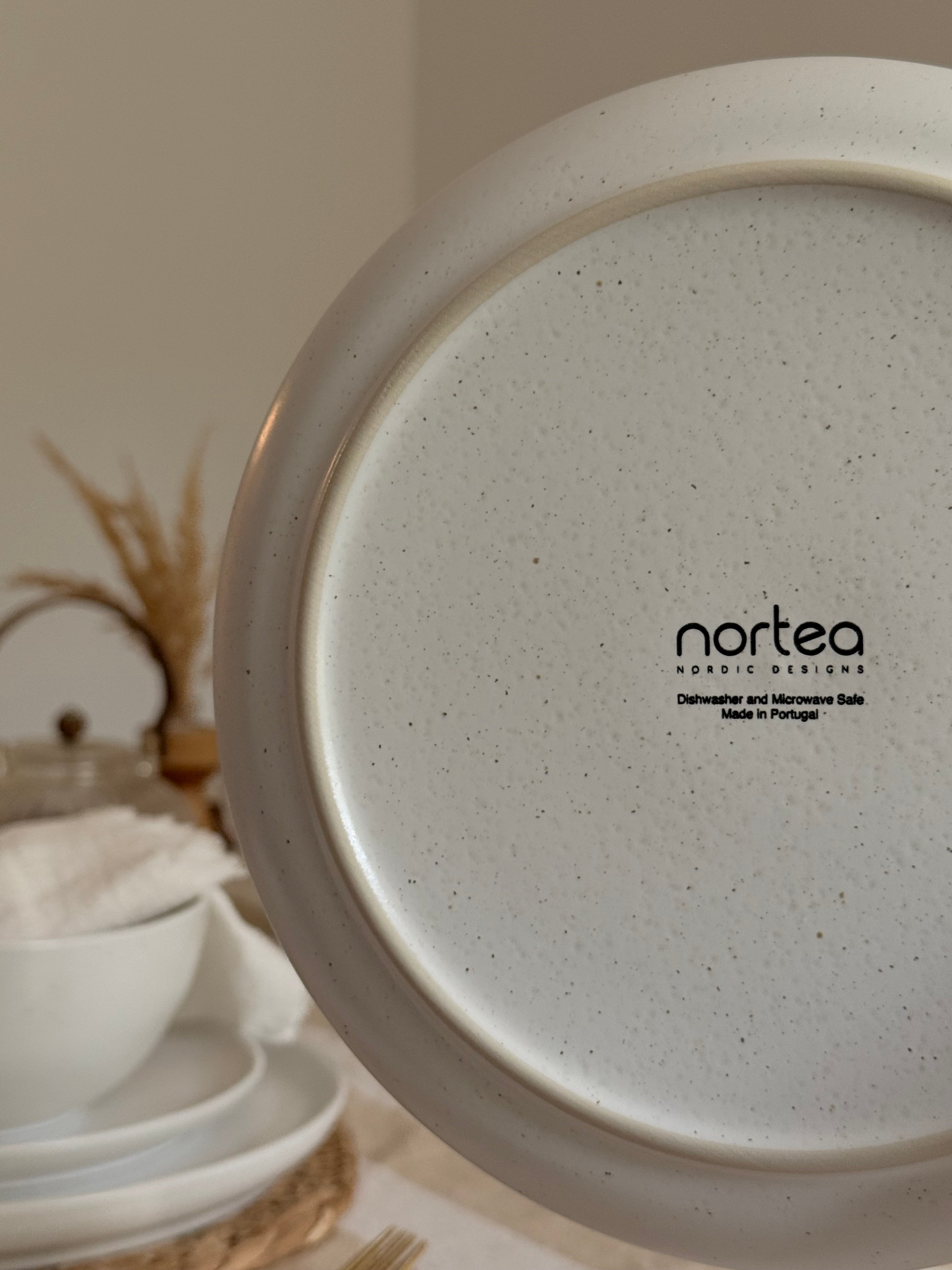 nortea – Nordisches Design Geschirrset weiß matt, für 6 Personen, 18-tlg, mit organischen Formen, nachhaltig hergestellt in Portugal