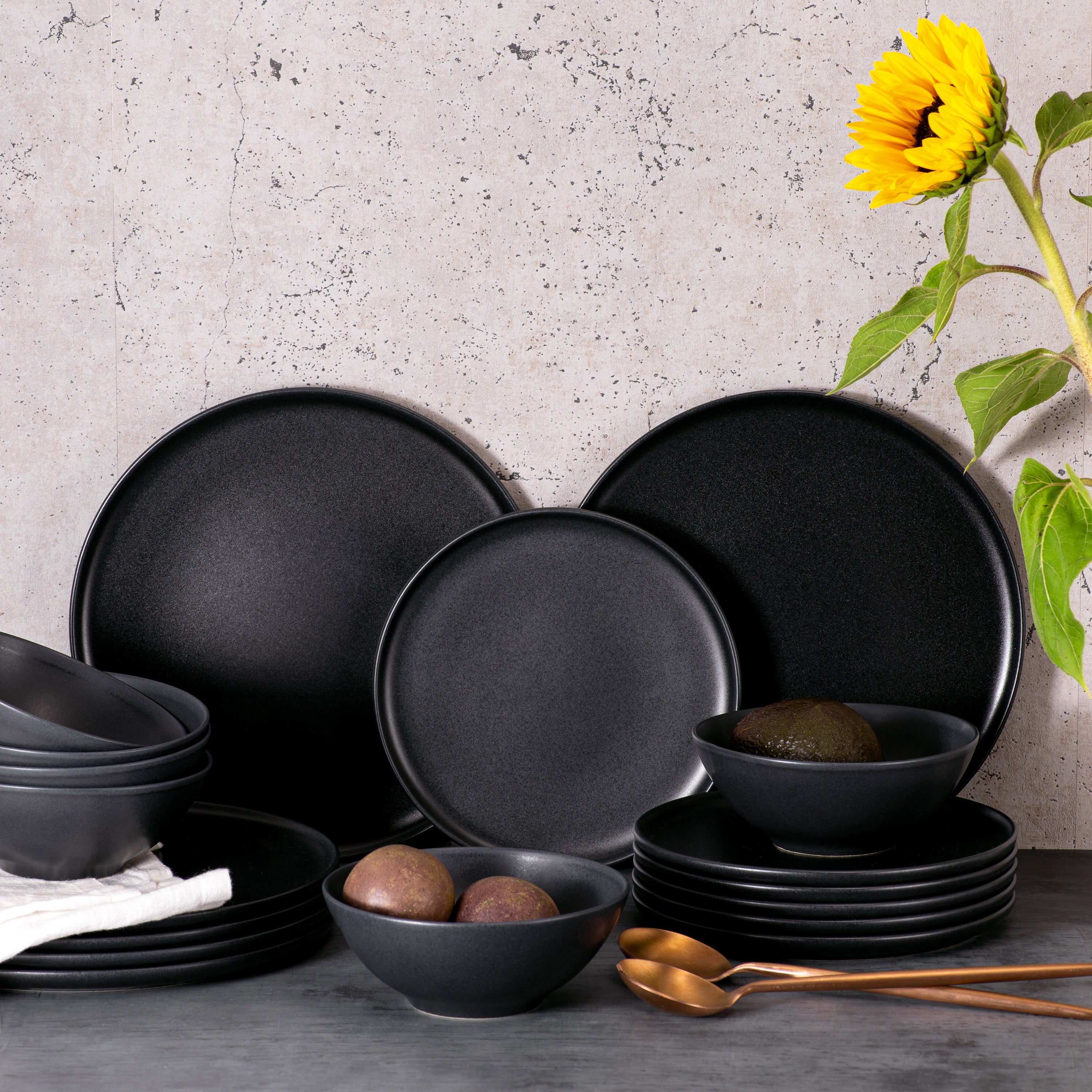 nortea Modernes skandinavisches Geschirr set, Steingut Geschirr set 6 Personen, schwarz matt teller set, Steinzeug geschirr, schönes Geschirr
